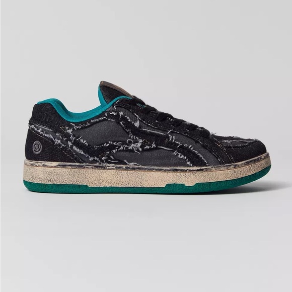 NEW IN BOX ROUND TWO CHUNKEE SKATE SHOES BLACK DENIM